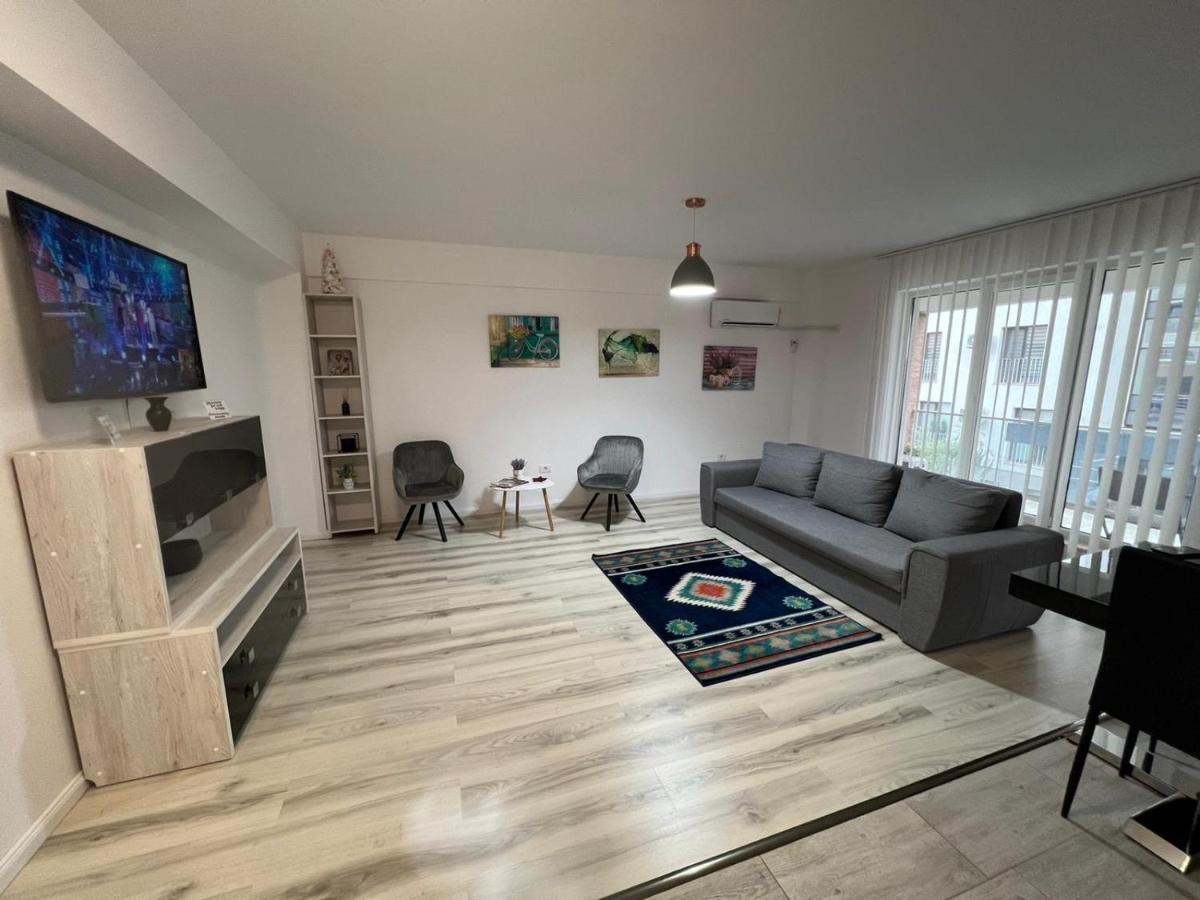 Chic Apartament Complex Inamstro Iasi Exterior photo