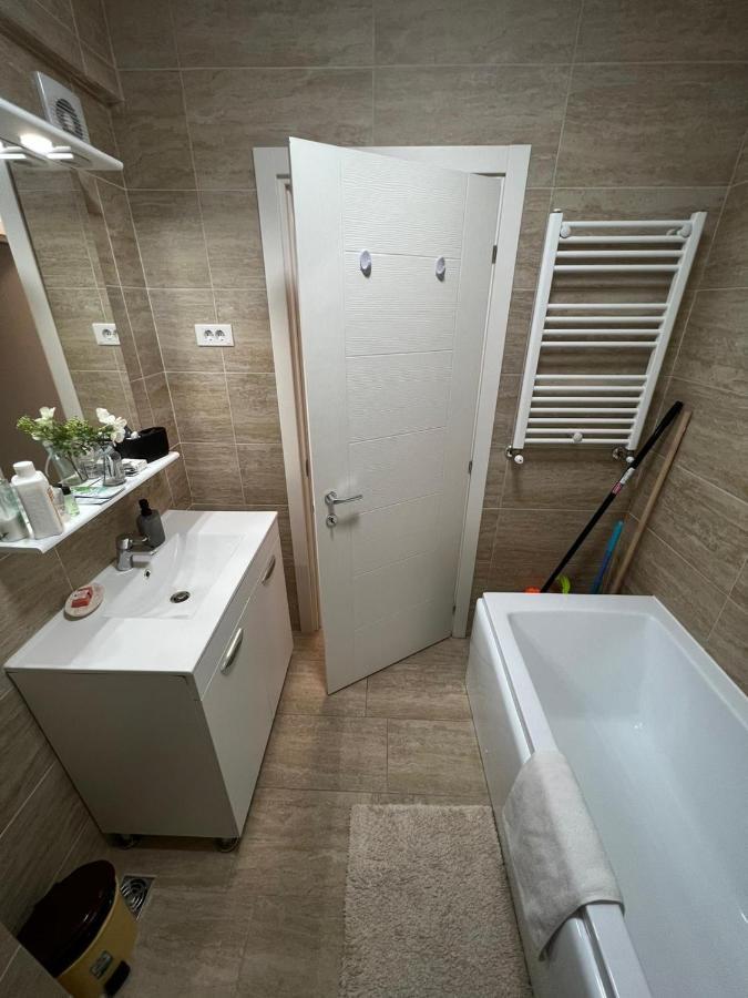 Chic Apartament Complex Inamstro Iasi Exterior photo